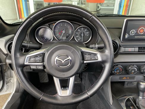 Used 2017 MAZDA MX-5 Miata Club image 20