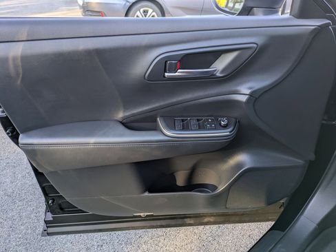 Used 2023 Toyota Crown XLE image 6