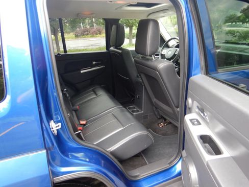 Used 2009 Jeep Liberty Limited w/ Premium Group AWD/4WD image 23