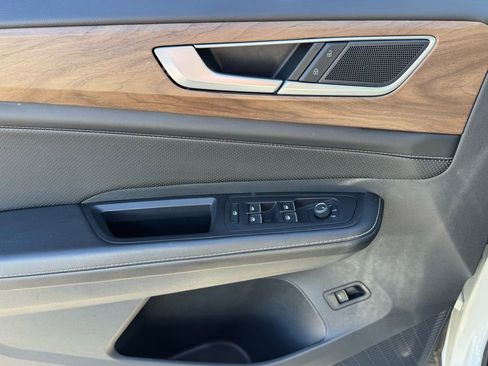 Used 2024 Volkswagen Atlas SE image 12