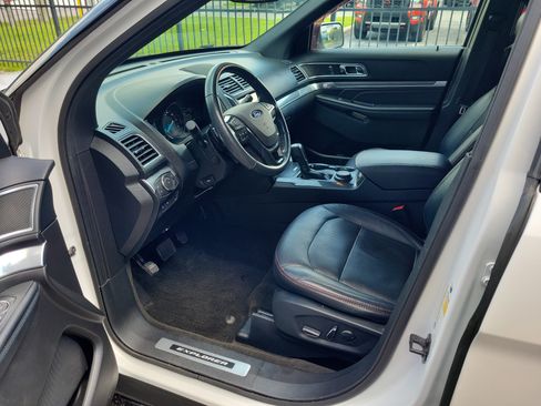 Used 2017 Ford Explorer Sport w/ Equipment Group 401A AWD/4WD image 13