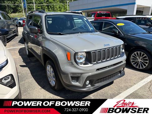 Used 2022 Jeep Renegade Latitude AWD/4WD image 7