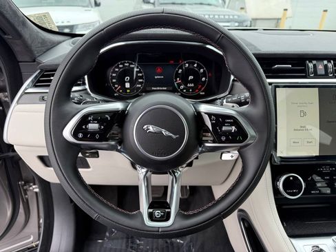 New 2026 Jaguar F-PACE SVR image 17