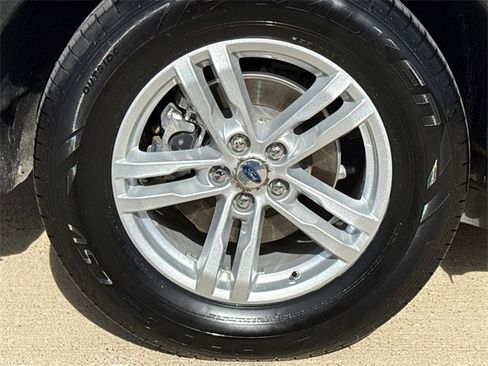 Used 2021 Ford Explorer XLT w/ Equipment Group 202A image 9