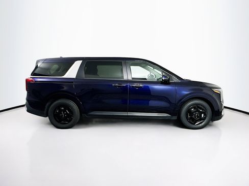Used 2025 Kia Carnival FWD image 10