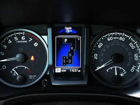 Used 2023 Toyota Tacoma TRD Sport w/ Technology Package AWD/4WD image 12
