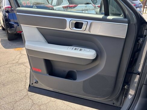 Used 2025 Hyundai Santa Fe SEL FWD image 18