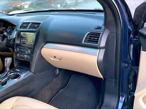 Used 2016 Ford Explorer XLT w/ Equipment Group 202A image 17