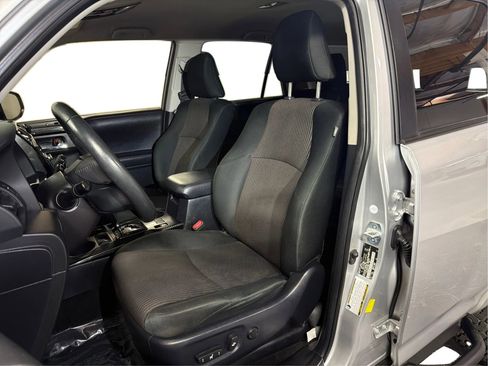 Used 2020 Toyota 4Runner TRD Off-Road image 9