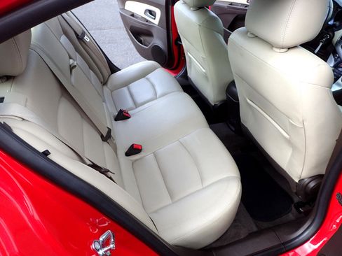 Used 2015 Chevrolet Cruze LT image 11