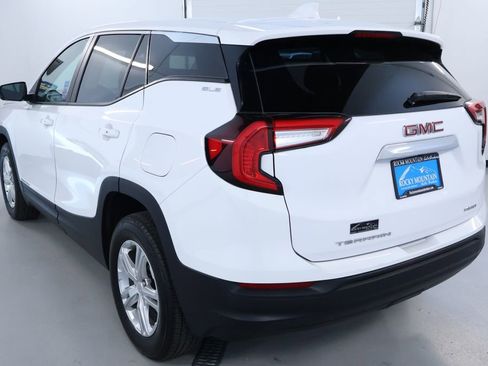 Used 2024 GMC Terrain SLE image 5