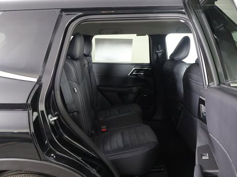 New 2026 Mitsubishi Outlander SE image 34