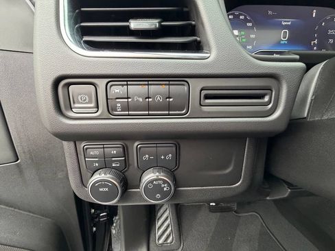 Used 2023 Chevrolet Suburban RST AWD/4WD image 4