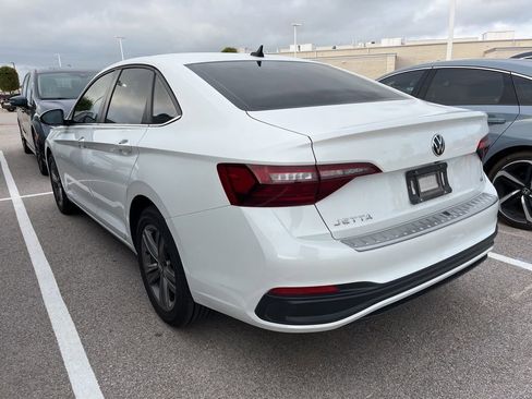 Used 2022 Volkswagen Jetta SE FWD image 4