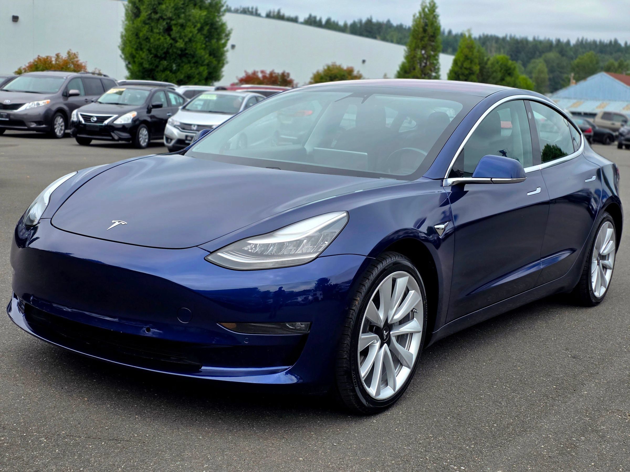 Used 2018 Tesla Model 3 Long Range RWD image 4