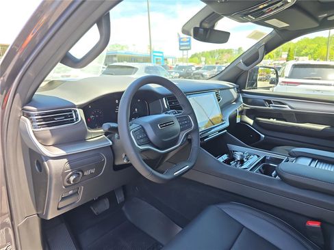 New 2026 Jeep Grand Wagoneer Limited AWD/4WD image 23