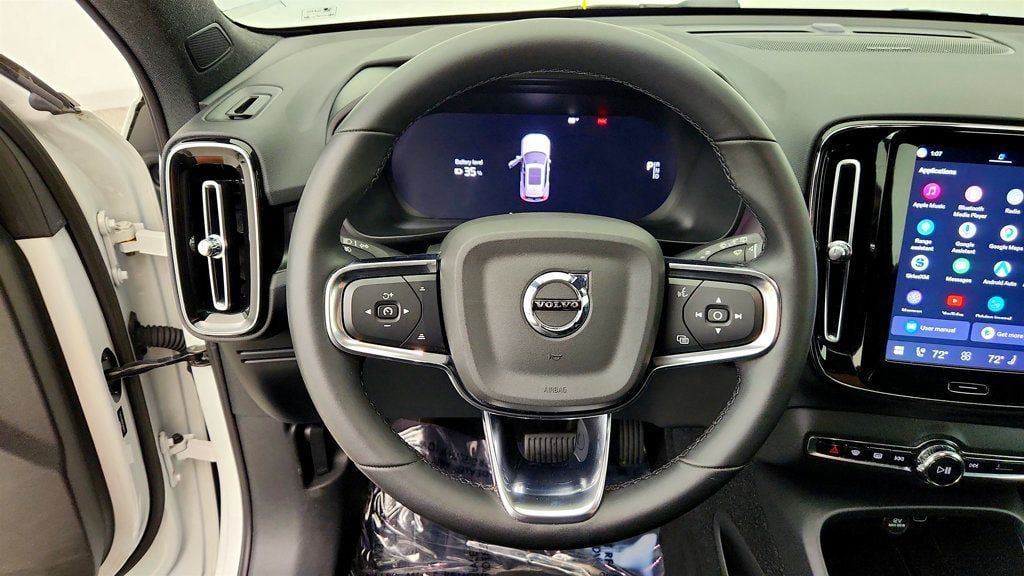 Used 2023 Volvo XC40 Recharge Ultimate AWD/4WD image 14