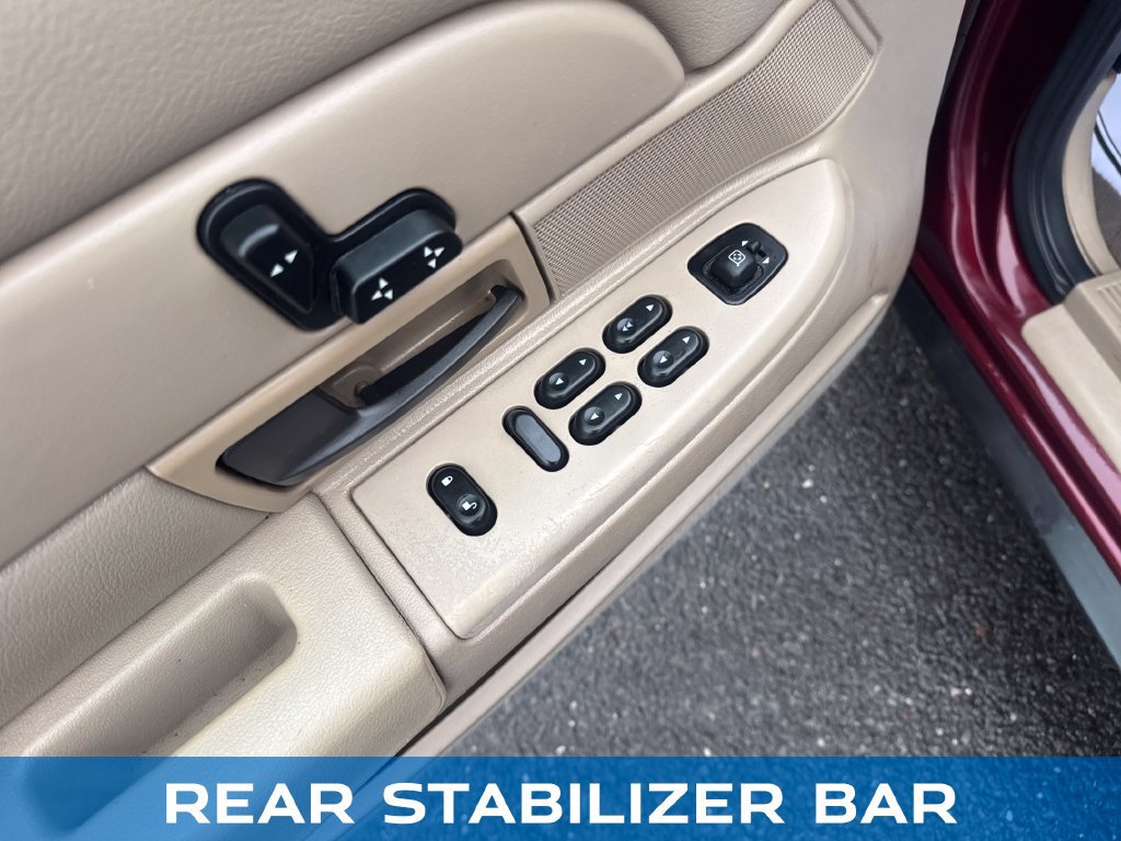 Used 2005 Ford Crown Victoria LX RWD image 12