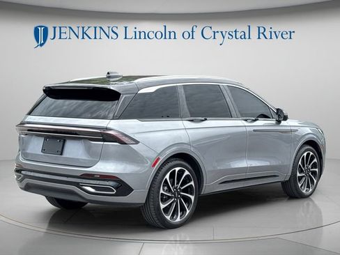Used 2025 Lincoln Nautilus Black Label AWD/4WD image 5