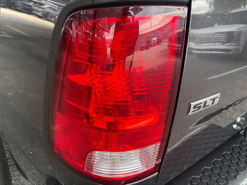 Used 2024 RAM 1500 Classic SLT AWD/4WD image 26