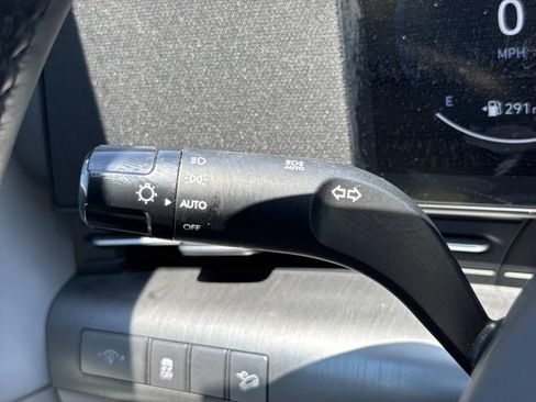 Used 2024 Hyundai Kona Limited AWD/4WD image 16