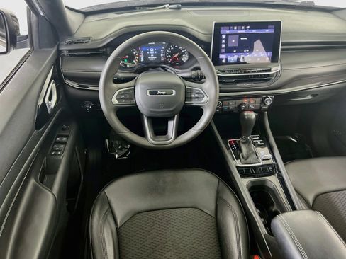 Used 2022 Jeep Compass Latitude w/ Sun and Sound Group AWD/4WD image 21