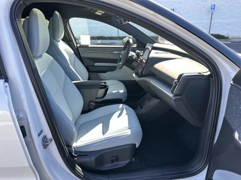 New 2025 Volvo EX30 Ultra w/ Protection Package Premier image 20