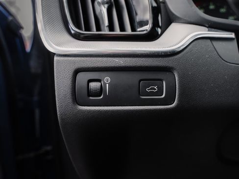 Used 2020 Volvo XC60 T6 R-Design image 20