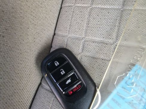 Certified 2024 Honda HR-V LX image 32