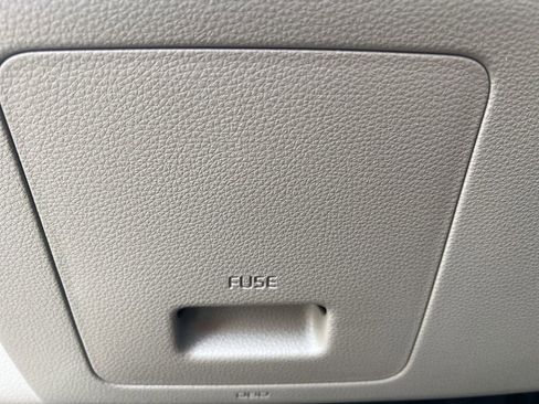 Used 2025 Kia Carnival SX image 12