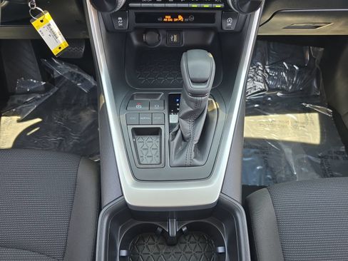 Certified 2025 Toyota RAV4 LE FWD image 17