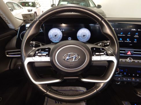 Certified 2023 Hyundai Elantra Limited FWD image 15