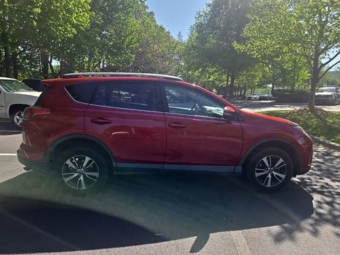 Used 2016 Toyota RAV4 XLE image 10