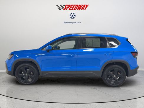 Used 2025 Volkswagen Taos SEL AWD/4WD image 10