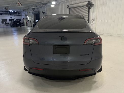 Used 2023 Tesla Model Y Long Range AWD/4WD image 10