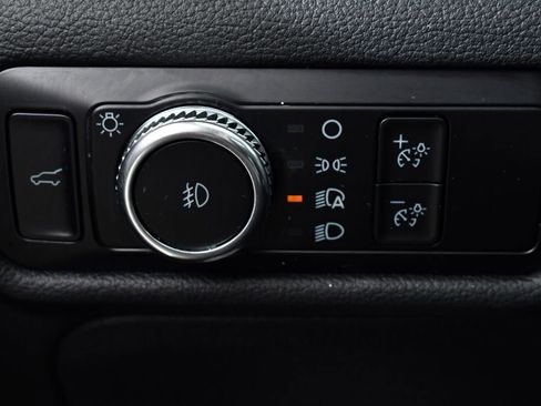 Used 2023 Ford Explorer XLT w/ Equipment Group 202A image 31