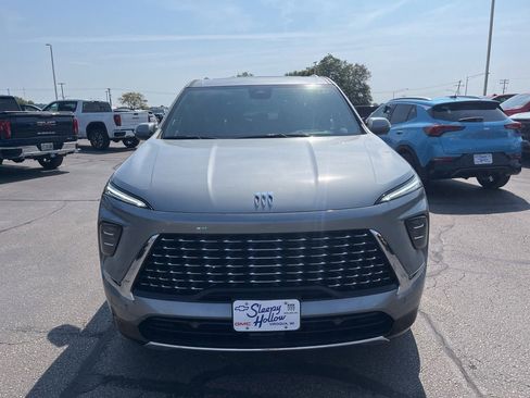 New 2026 Buick Enclave Avenir w/ Super Cruise Package image 2