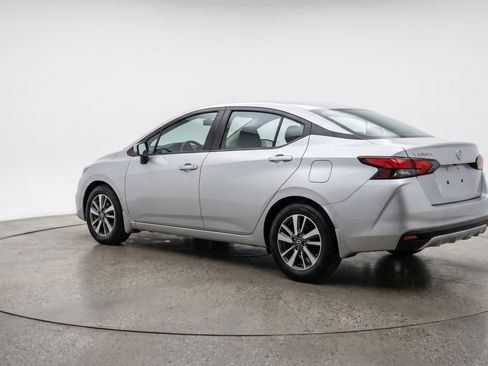 Used 2025 Nissan Versa SV image 6