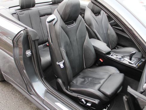 Used 2019 BMW 440i xDrive Convertible w/ M Sport Package image 10