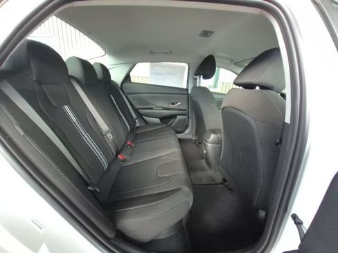 New 2026 Hyundai Elantra Hybrid FWD image 13