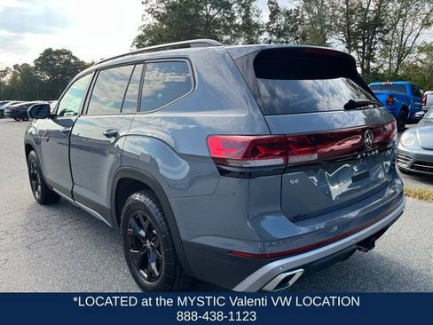 Certified 2024 Volkswagen Atlas Peak Edition SE image 9
