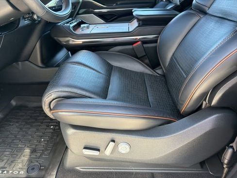 Used 2025 Lincoln Navigator L Black Label AWD/4WD image 18