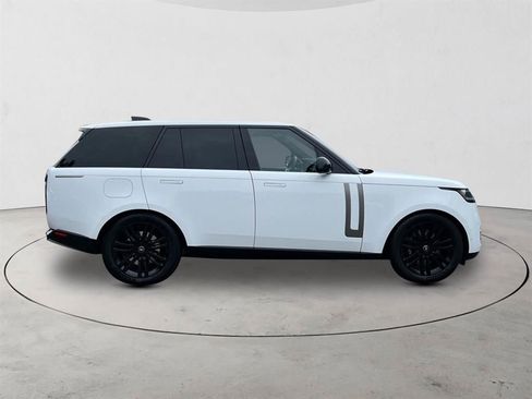 Used 2023 Land Rover Range Rover SE image 6