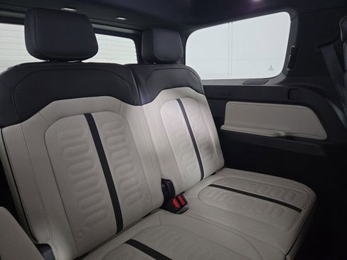 Used 2025 Rivian R1S Adventure AWD/4WD image 25