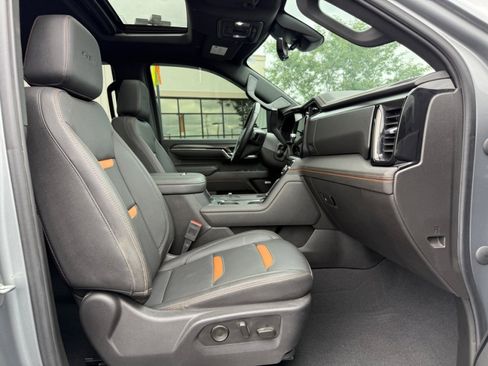 Used 2024 GMC Sierra 2500 AT4 w/ AT4 Premium Plus Package image 11