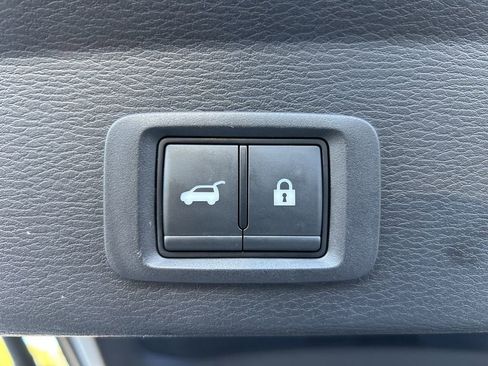 Used 2023 Mitsubishi Outlander SE image 9