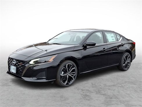 New 2025 Nissan Altima 2.5 SR image 2