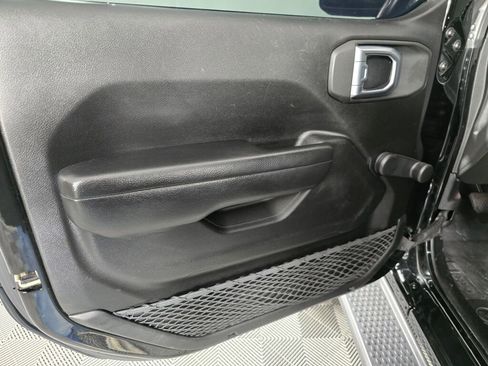 Used 2023 Jeep Wrangler Sport image 19