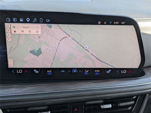 Used 2025 Chevrolet Suburban Z71 image 29