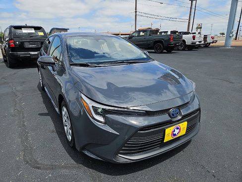 Used 2025 Toyota Corolla LE w/ Carpet Mat Package (TMS) image 7